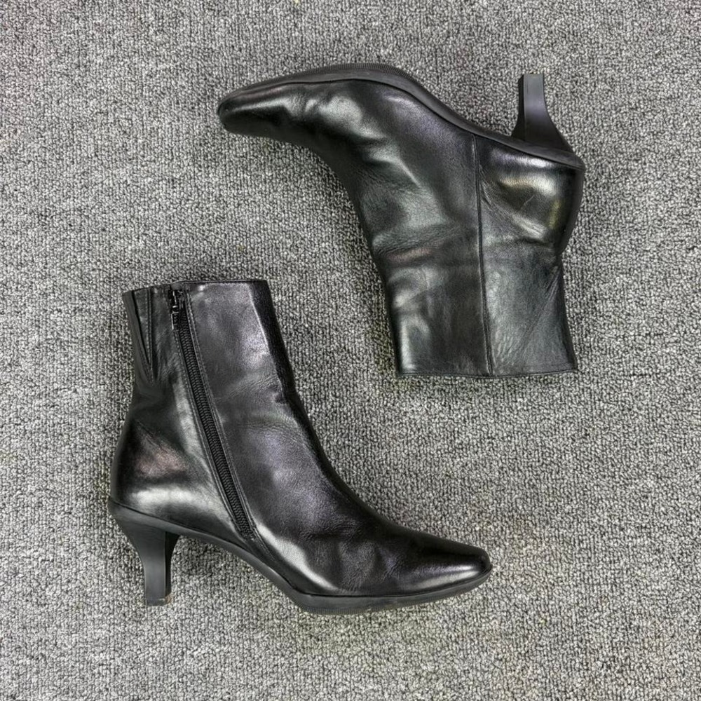 Women's Antonio Melani Black Leather Side Zip Campus Booties Heel Boots Size 9 M